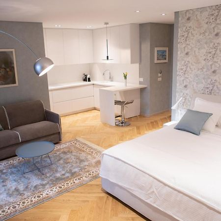 Seven Luxury Suites Тирана Екстериор снимка