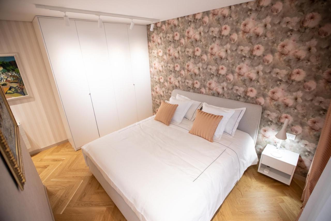 Seven Luxury Suites Тирана Екстериор снимка