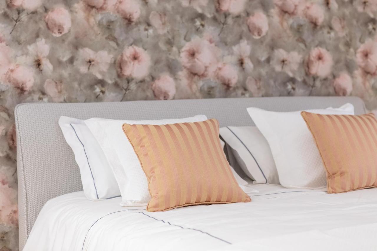 Seven Luxury Suites Тирана Екстериор снимка