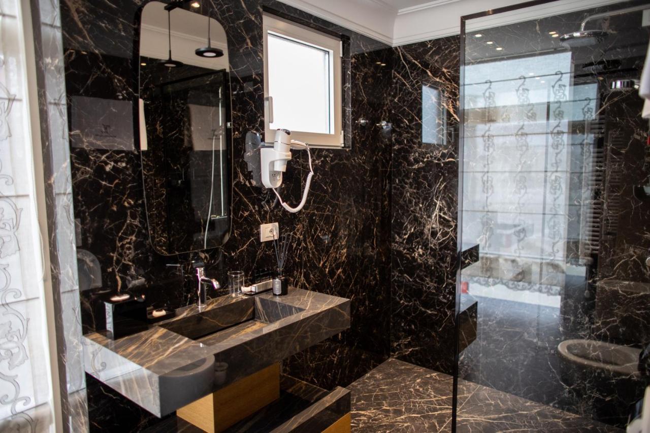 Seven Luxury Suites Тирана Екстериор снимка