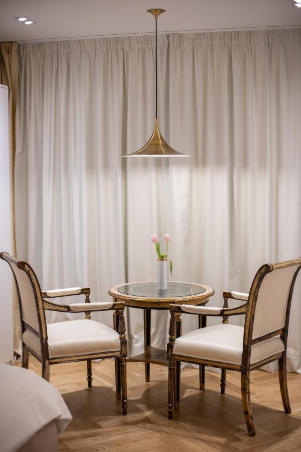 Seven Luxury Suites Тирана Екстериор снимка