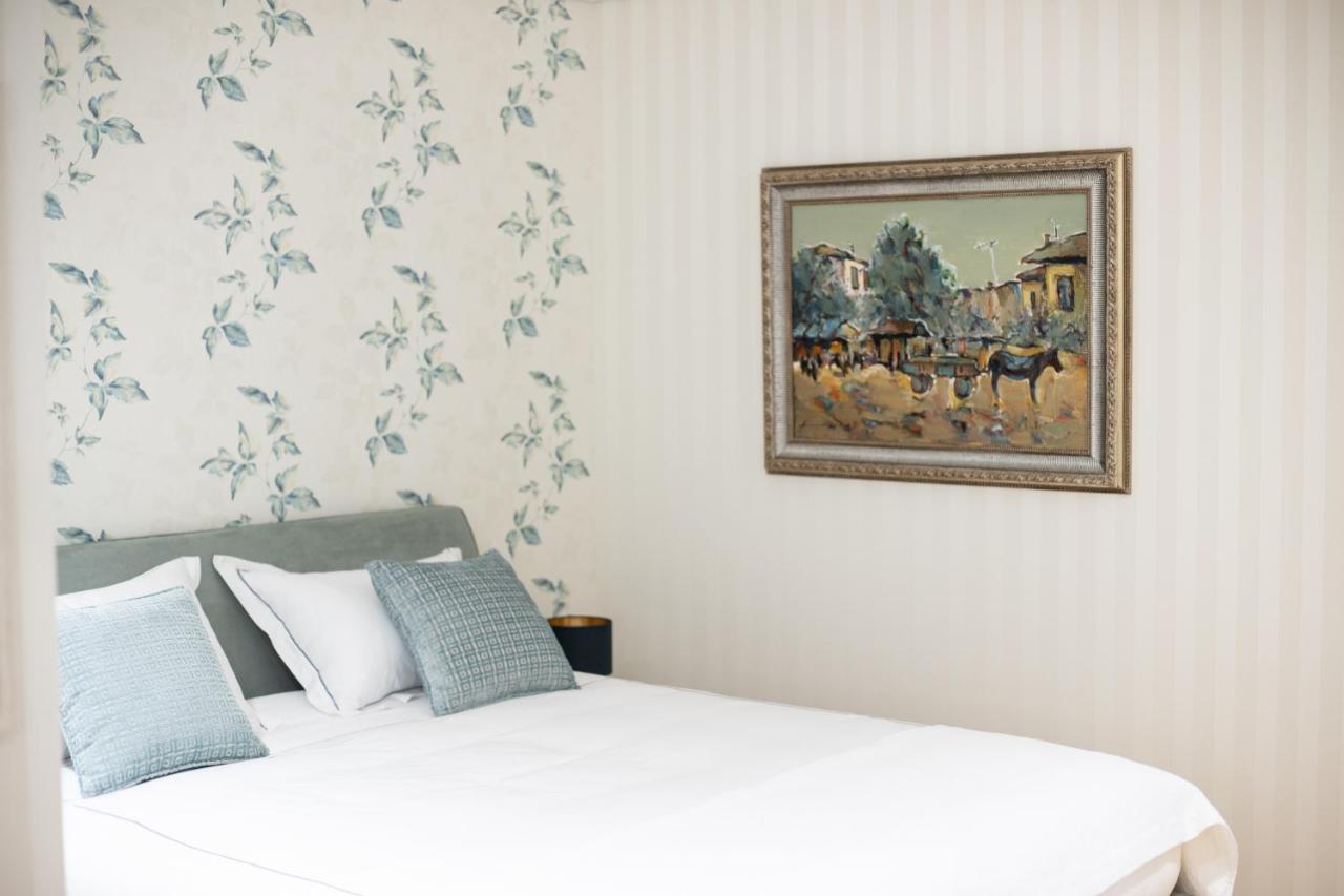 Seven Luxury Suites Тирана Екстериор снимка