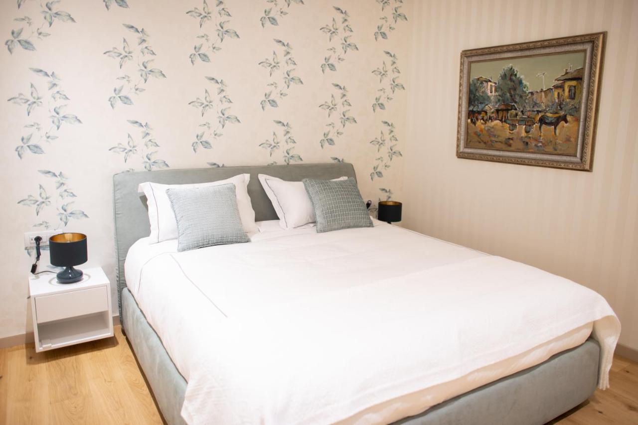Seven Luxury Suites Тирана Екстериор снимка
