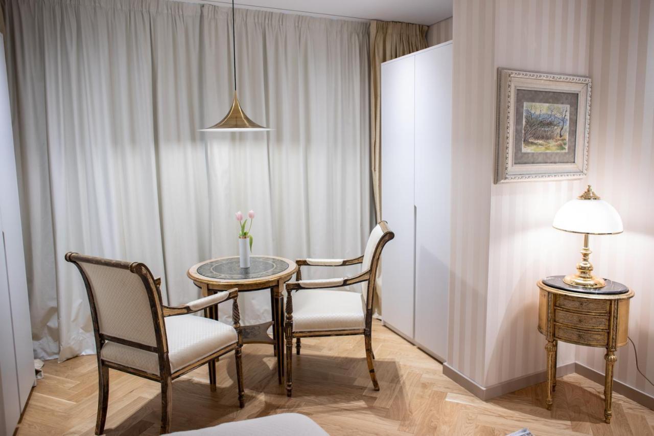 Seven Luxury Suites Тирана Екстериор снимка