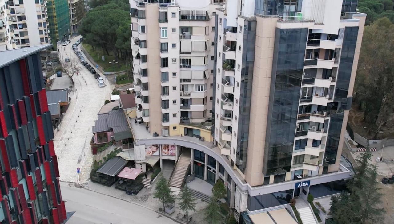 Seven Luxury Suites Тирана Екстериор снимка
