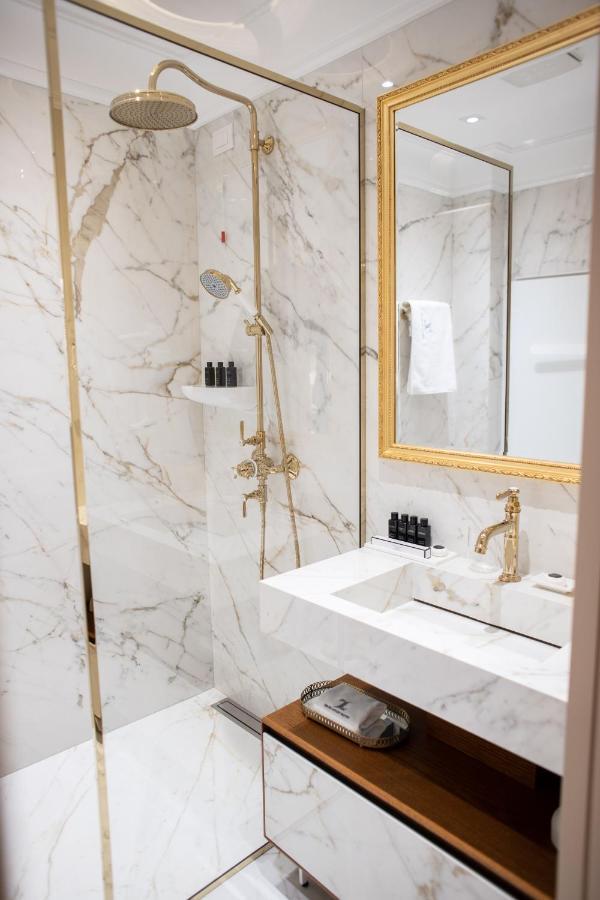 Seven Luxury Suites Тирана Екстериор снимка